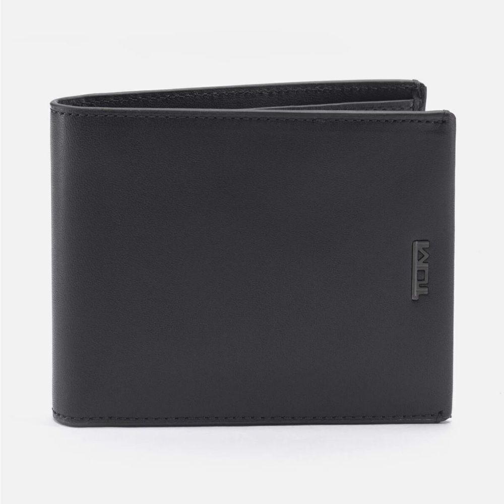 TUMI 299989 Nassau Double Billfold Wallet ID 4 Card Pockets RFID Lock Black